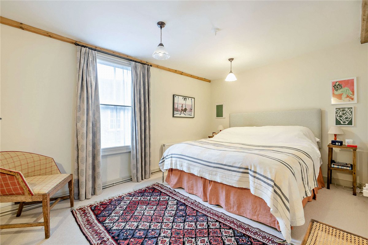 4 bedroom house, George Street, Kingsclere RG20 - Sold STC