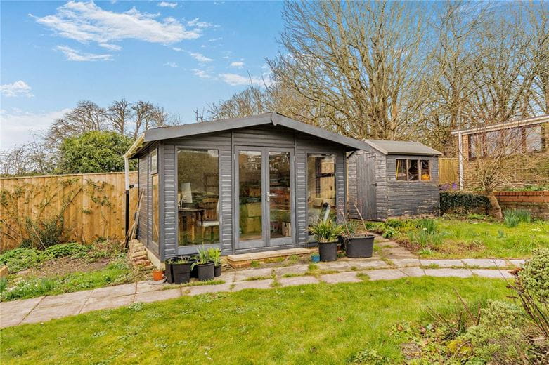 3 bedroom bungalow, Downs Close, Eastbury RG17 - Available