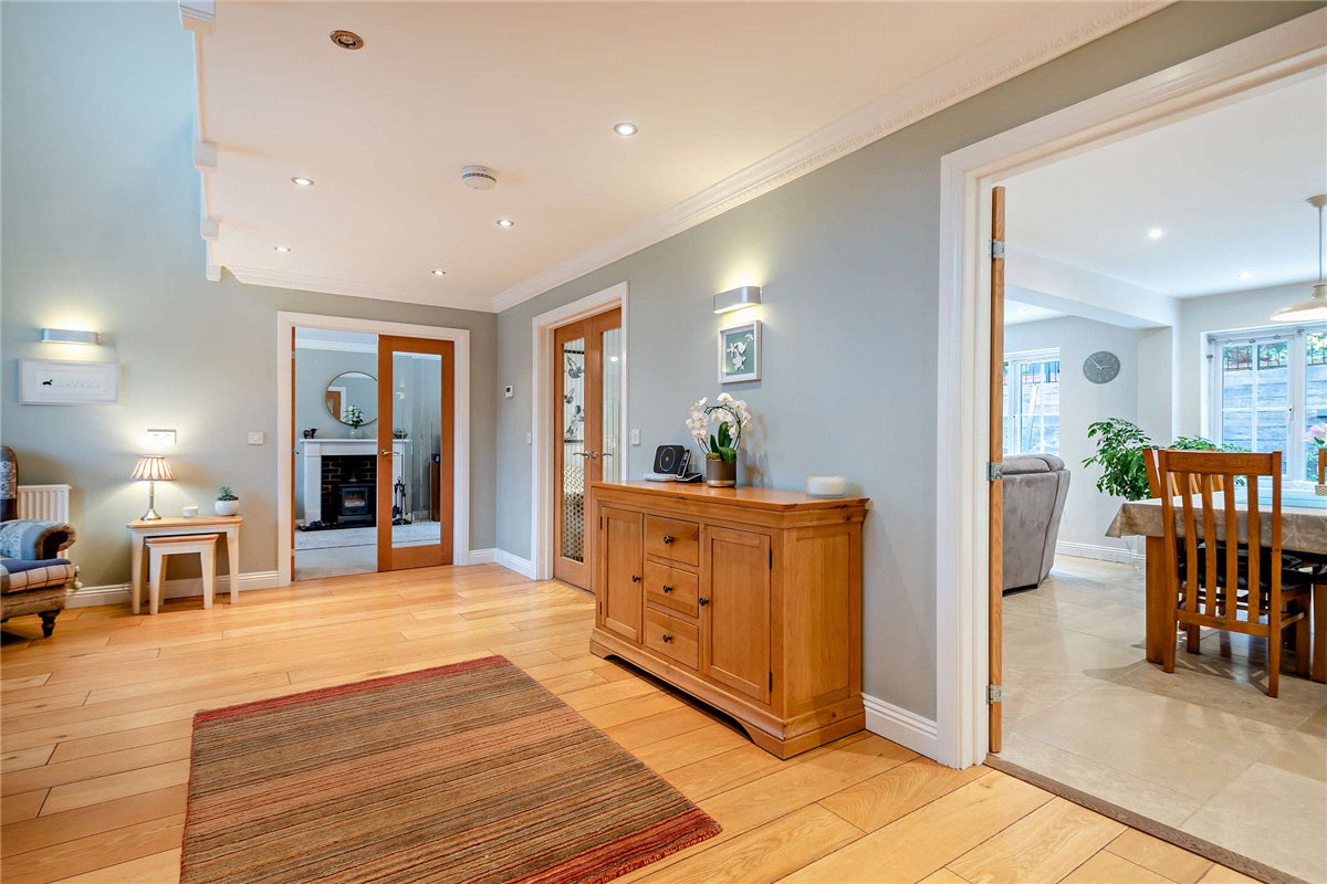 5 bedroom house, Spring Gardens, Newbury RG20 - Available