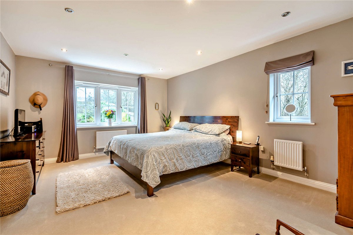 5 bedroom house, Spring Gardens, Newbury RG20 - Available