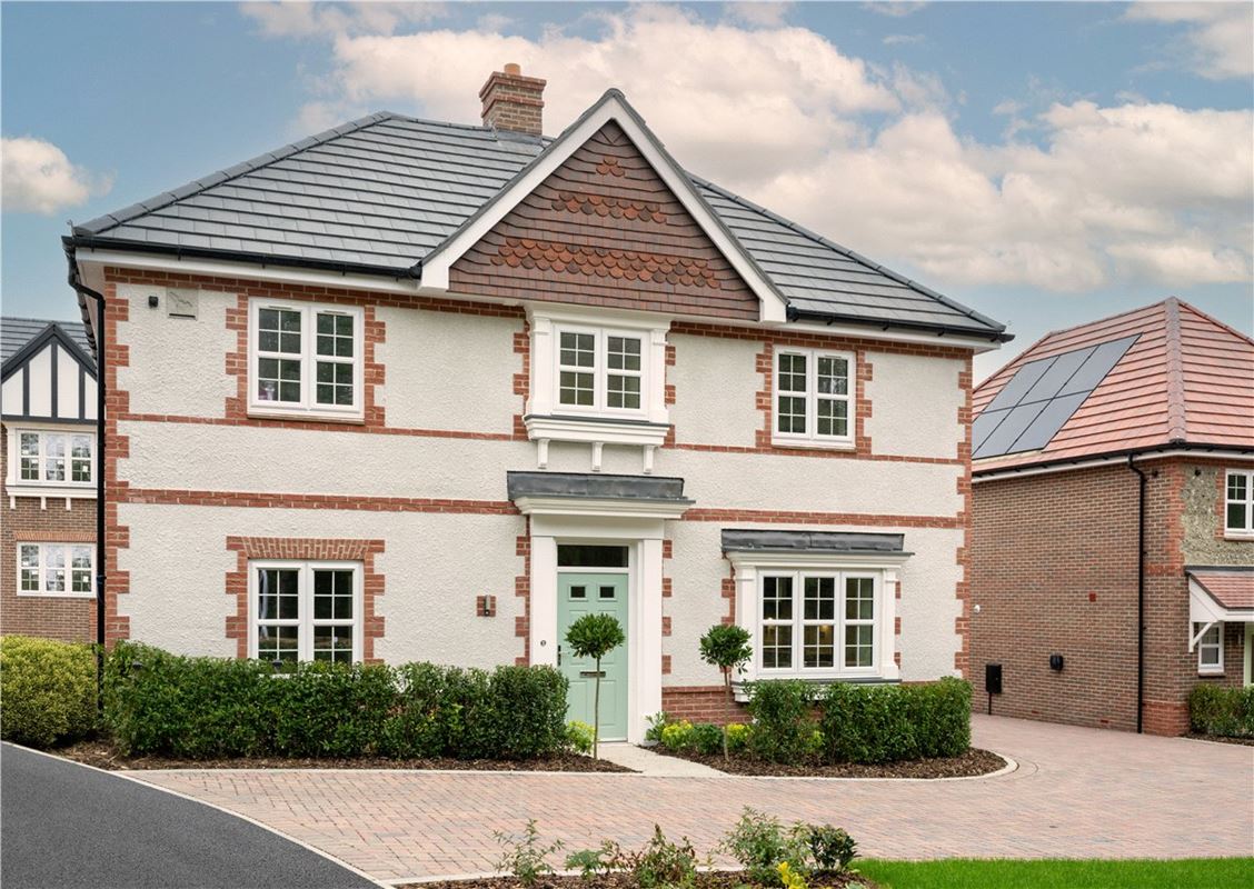 4 bedroom house, Bishops Green, Newbury RG20 - Available