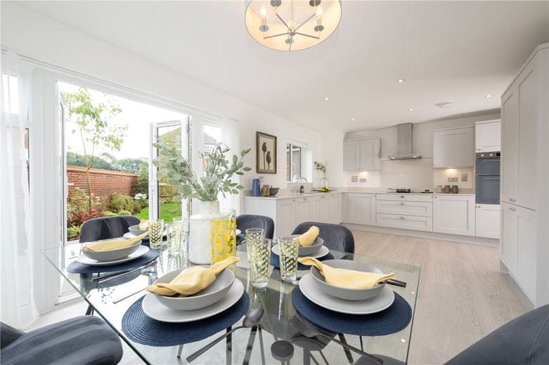 4 bedroom house, Princess Gardens, Bishops Green RG20 - Available