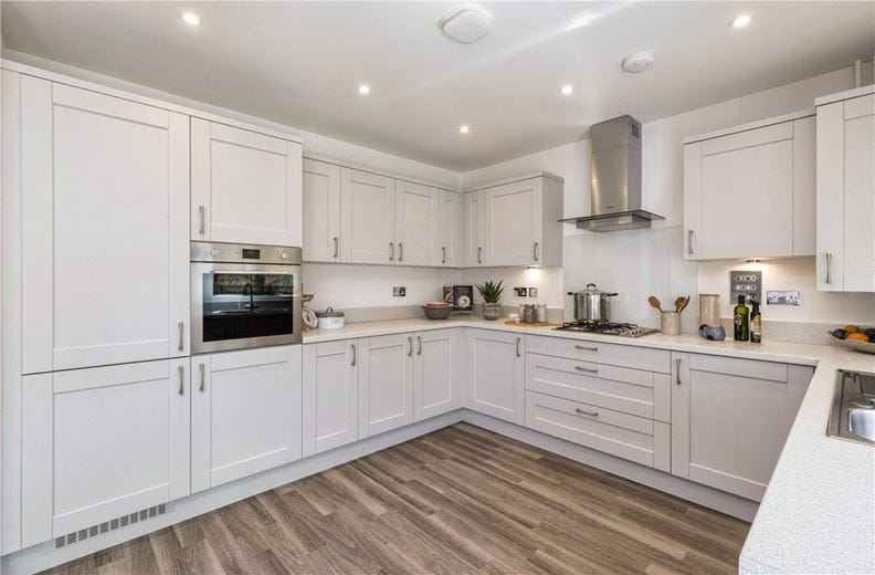 3 bedroom house, Princess Gardens, Bishops Green RG20 - Available