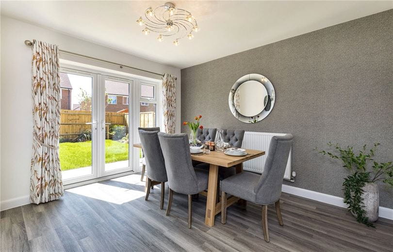 3 bedroom house, Princess Gardens, Bishops Green RG20 - Available