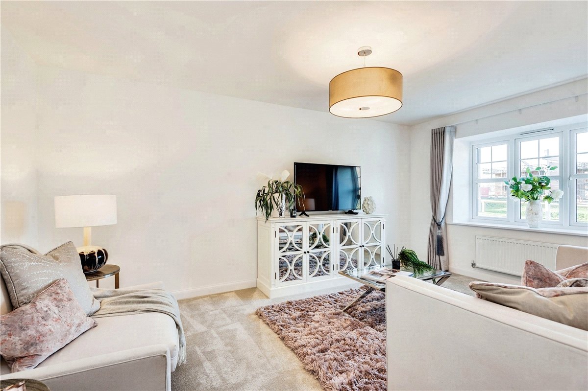 4 bedroom house, Princess Gardens, Bishops Green RG20 - Available