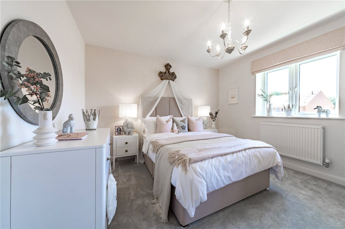 5 bedroom house, Princess Gardens, Bishops Green RG20 - Available