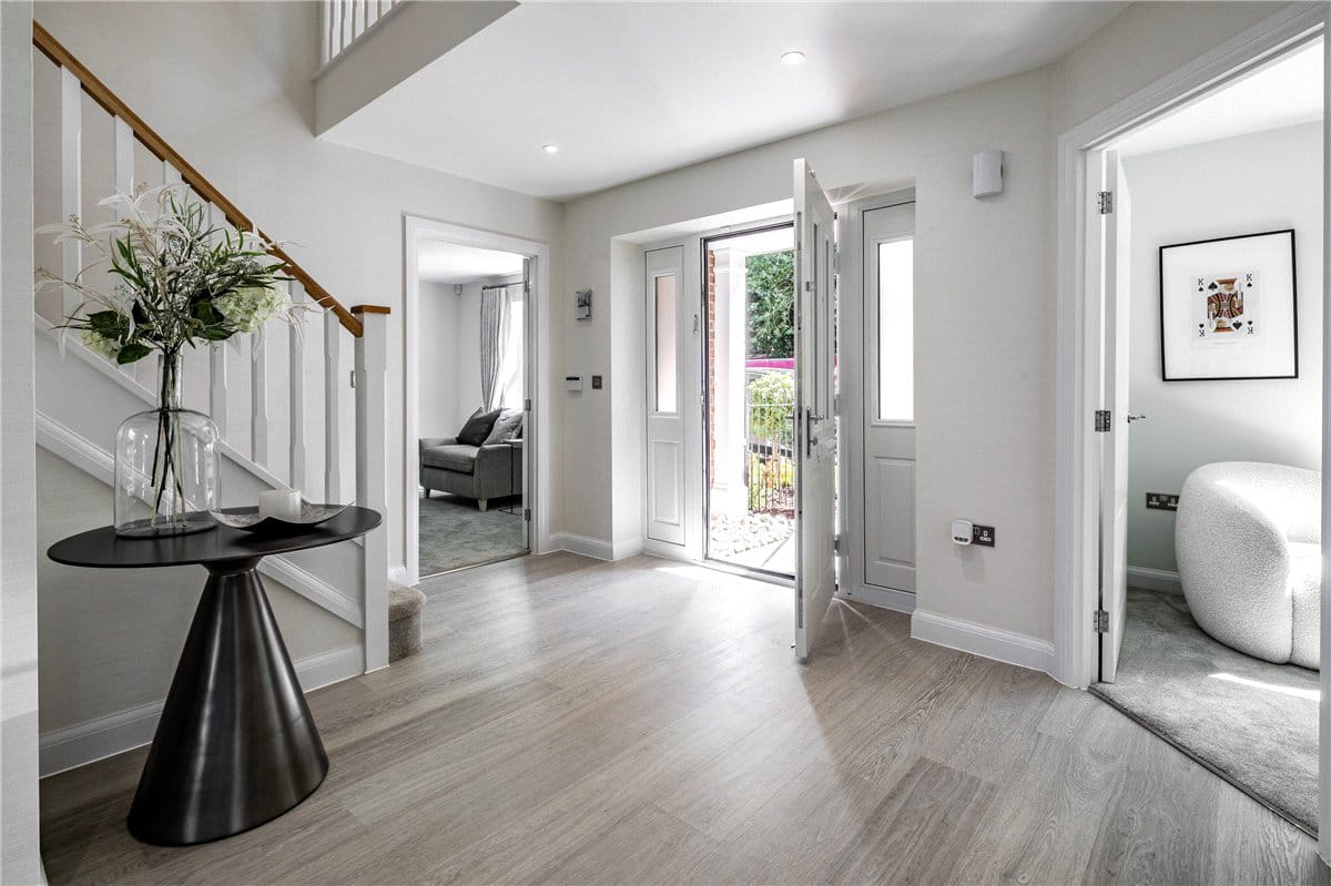 5 bedroom house, Princess Gardens, Bishops Green RG20 - Available