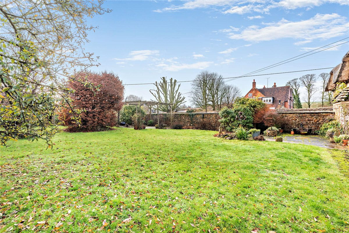 5 bedroom cottage, Upper Lambourn, Hungerford RG17 - Available