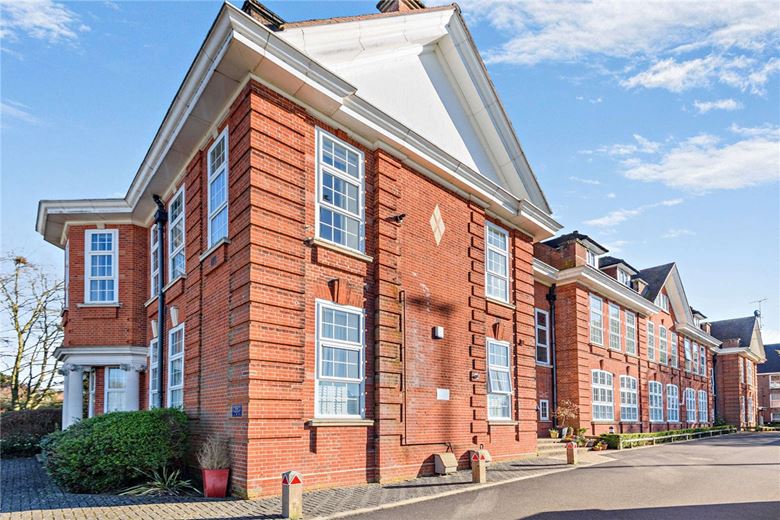 1 bedroom flat, Ireland Drive, Newbury RG14 - Available