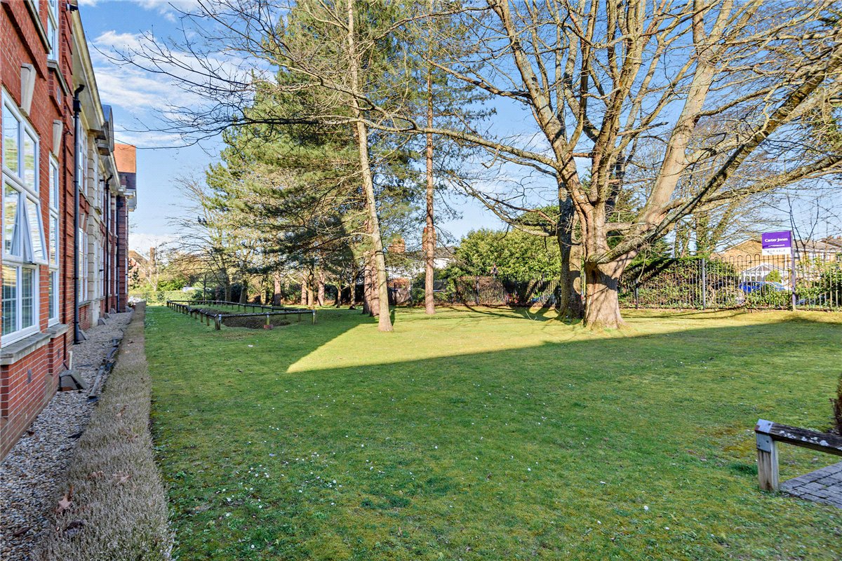 1 bedroom flat, Ireland Drive, Newbury RG14 - Available