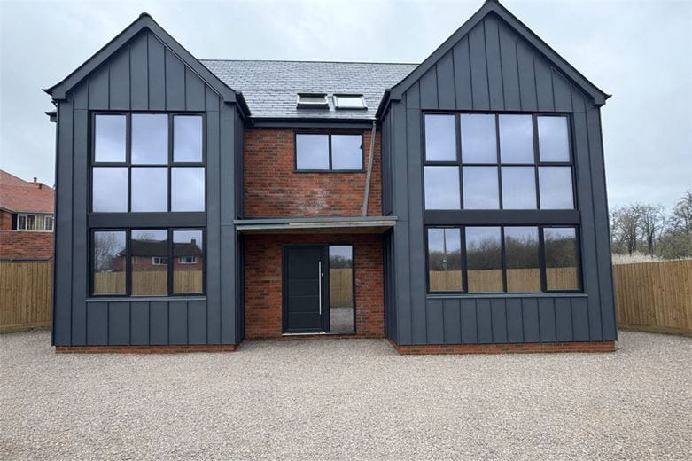 4 bedroom house, Bishops Green, Newbury RG20 - Available