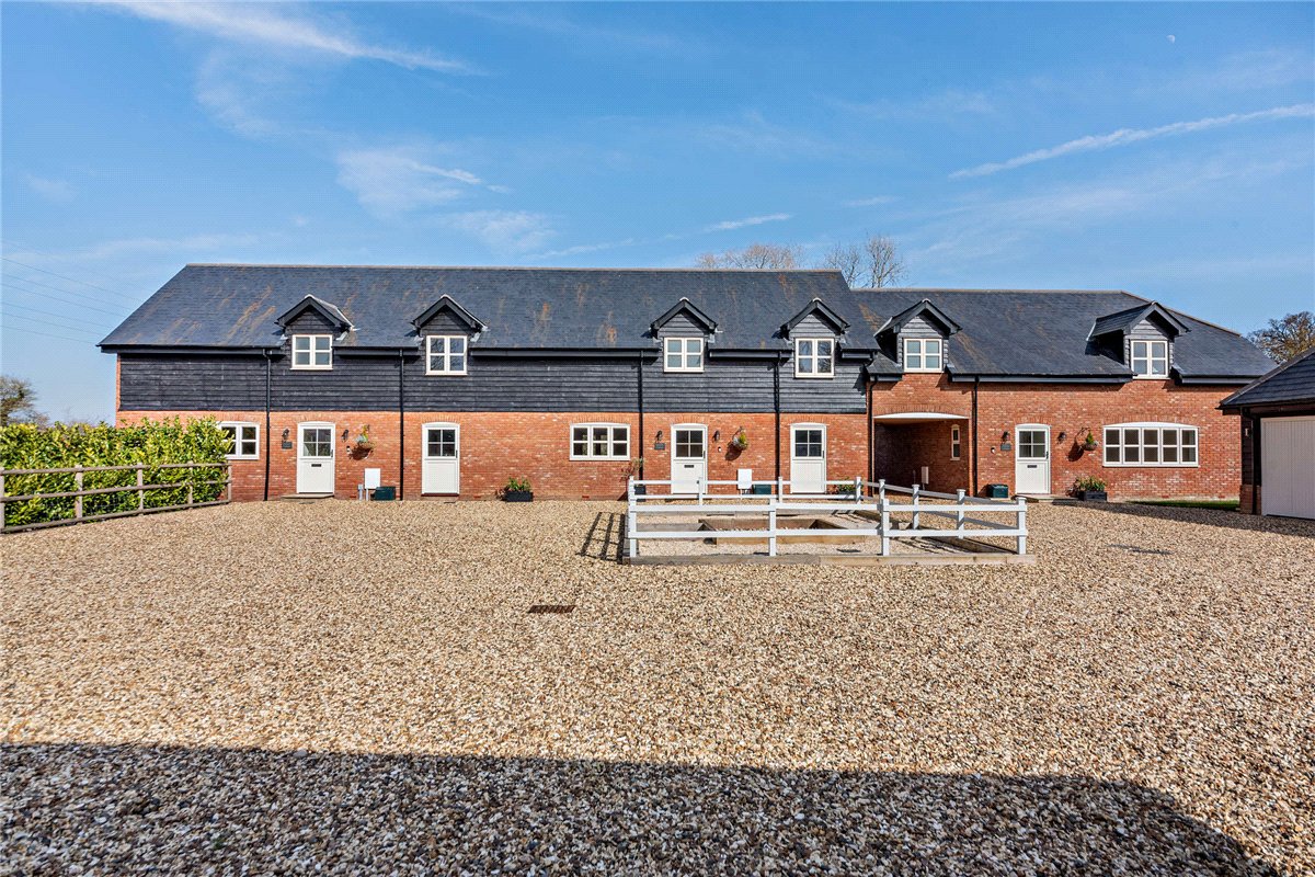 3 bedroom house, Ram Alley, Ashford Hill RG19 - Available