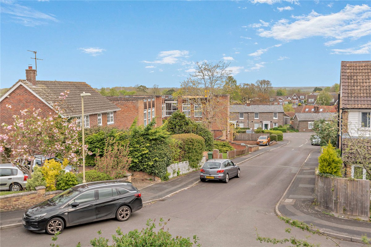 4 bedroom house, King John Road, Kingsclere RG20 - Available