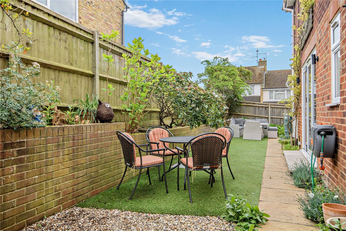 4 bedroom house, King John Road, Kingsclere RG20 - Available