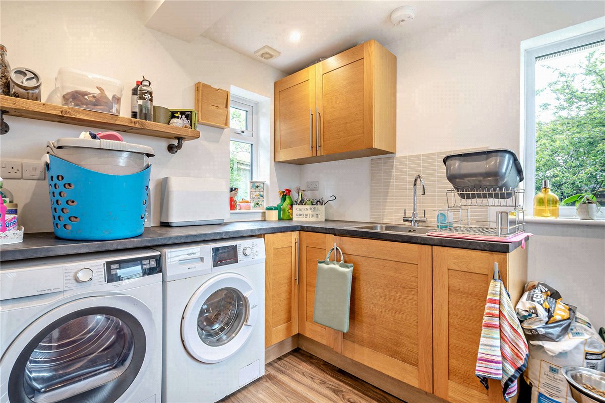 4 bedroom house, King John Road, Kingsclere RG20 - Available