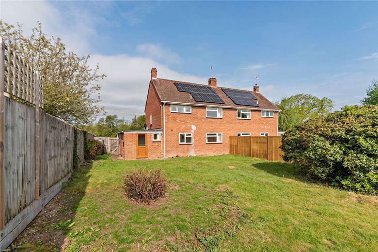 3 bedroom house, Gore End Road, Ball Hill RG20 - Available