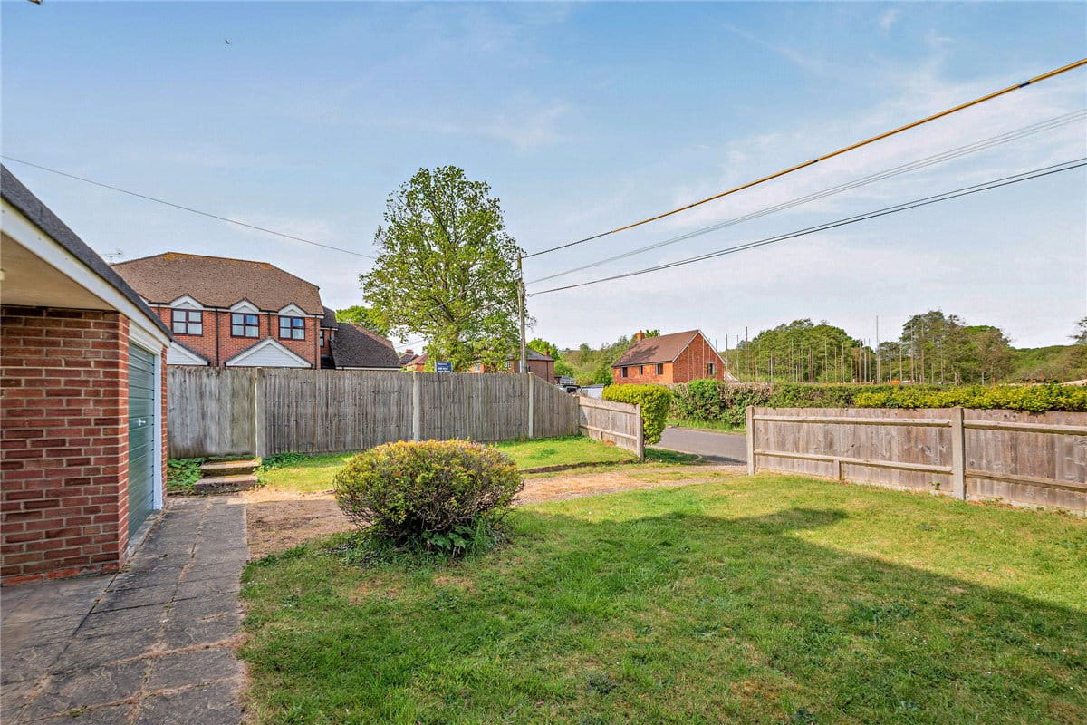 3 bedroom house, Gore End Road, Ball Hill RG20 - Available