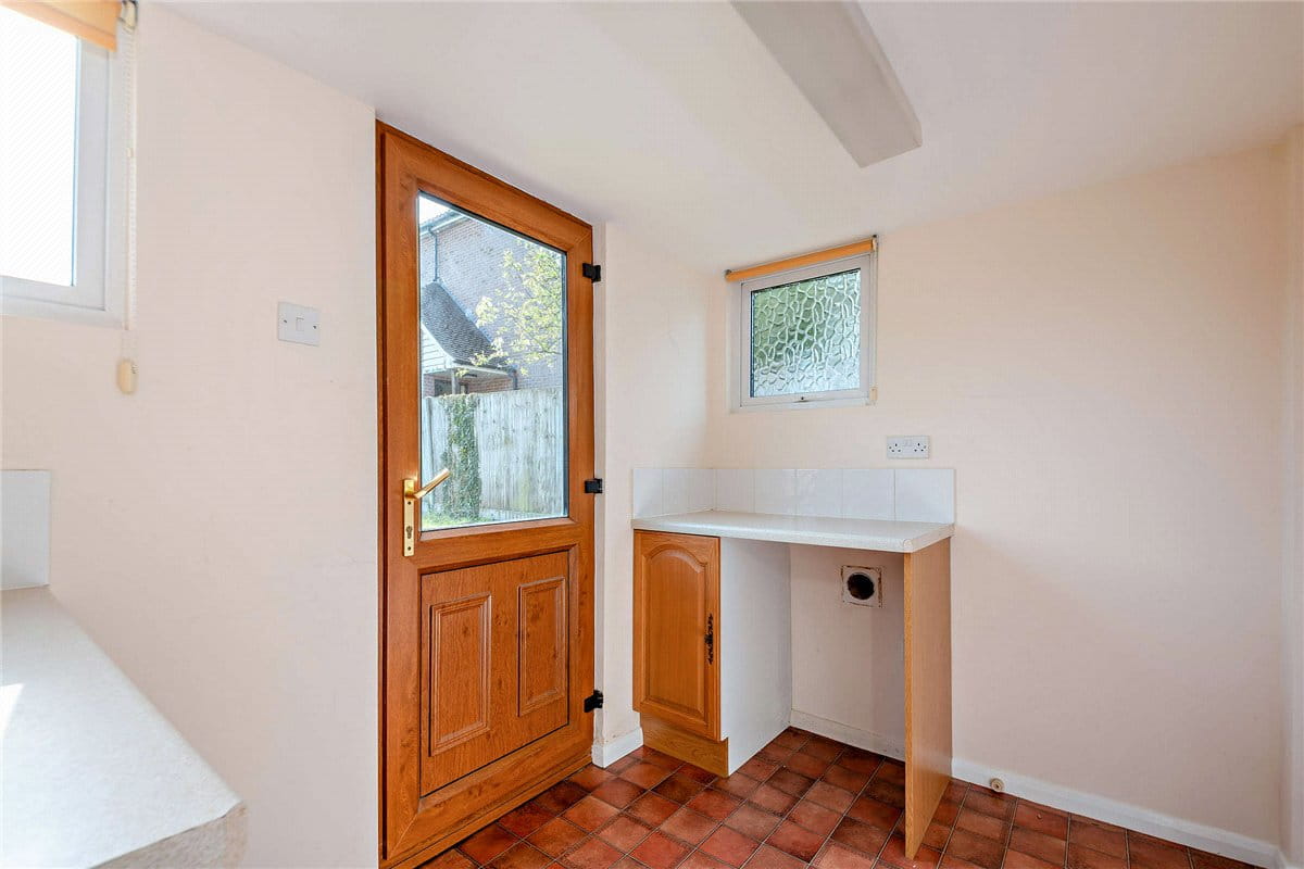3 bedroom house, Gore End Road, Ball Hill RG20 - Available
