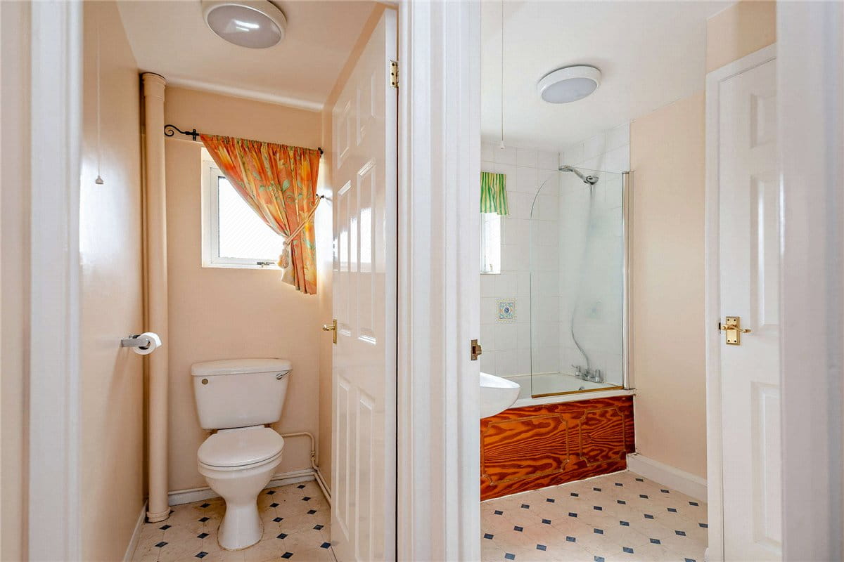 3 bedroom house, Gore End Road, Ball Hill RG20 - Available