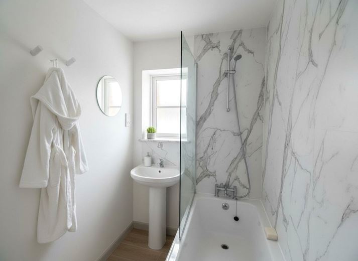 3 bedroom cottage, Enborne Street, Enborne RG14 - Available