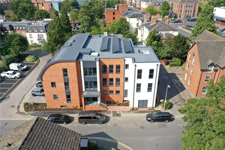 2 bedroom flat, St Marys Road, Newbury RG14 - Available