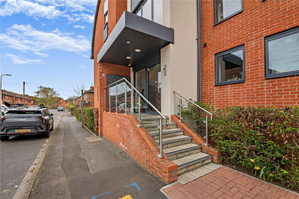 2 bedroom flat, St Marys Road, Newbury RG14 - Available