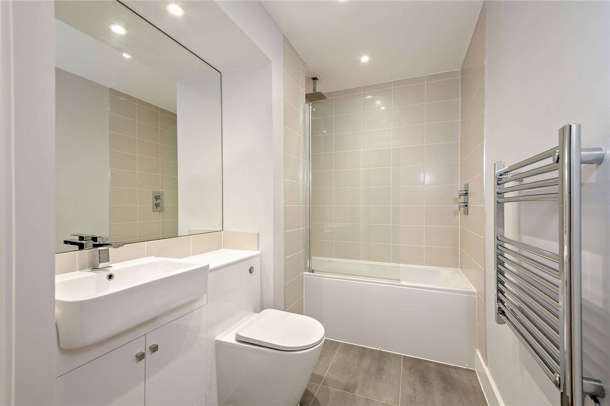 2 bedroom flat, St Marys Road, Newbury RG14 - Available