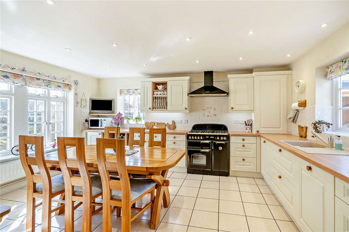 3 bedroom house, Palmers Yard, Ecchinswell RG20 - Available