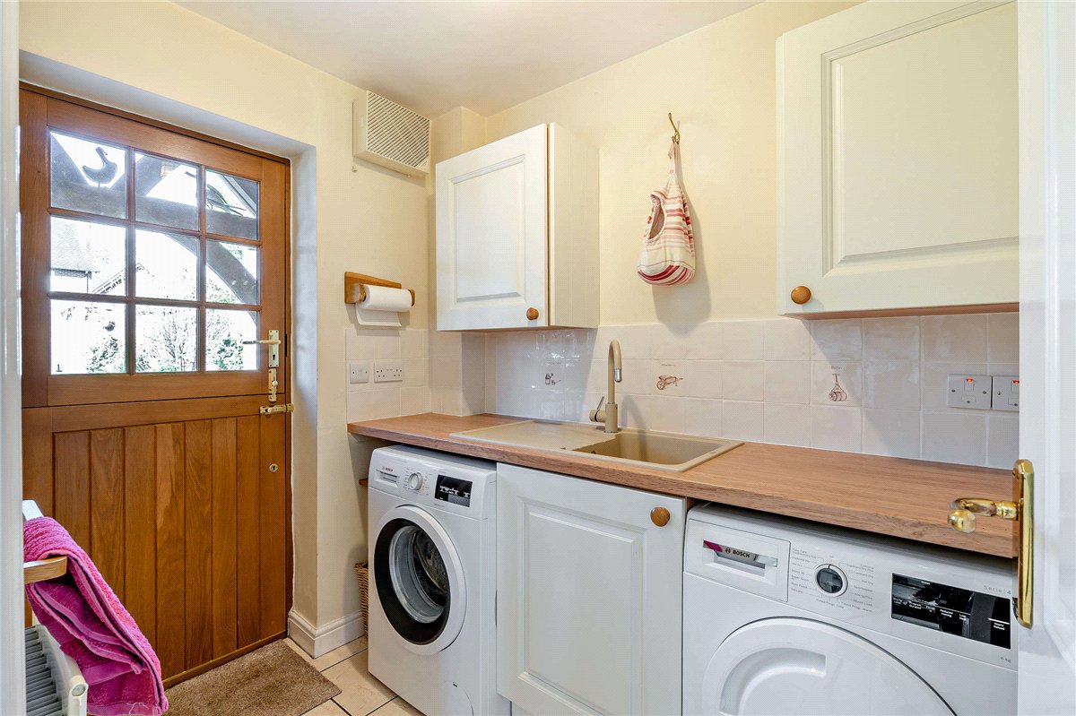3 bedroom house, Palmers Yard, Ecchinswell RG20 - Available