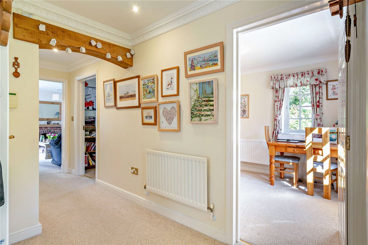 3 bedroom house, Palmers Yard, Ecchinswell RG20 - Available