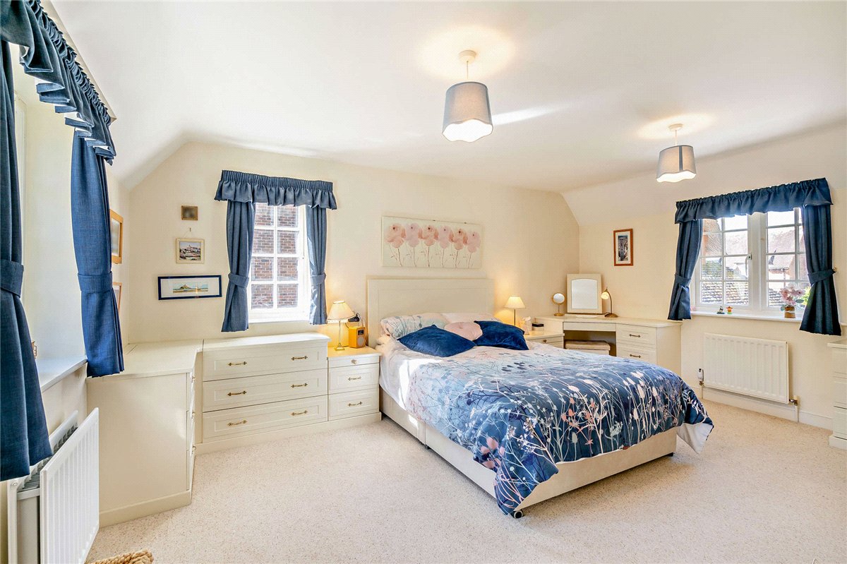 3 bedroom house, Palmers Yard, Ecchinswell RG20 - Available