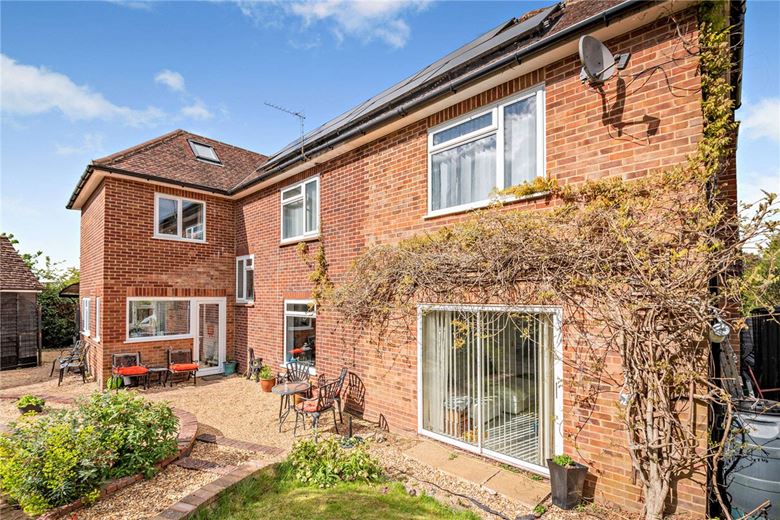 4 bedroom house, George Street, Kingsclere RG20 - Available