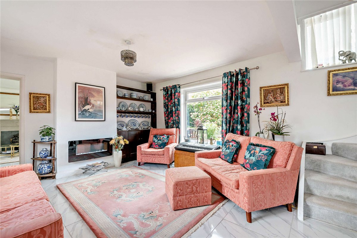 4 bedroom house, George Street, Kingsclere RG20 - Available