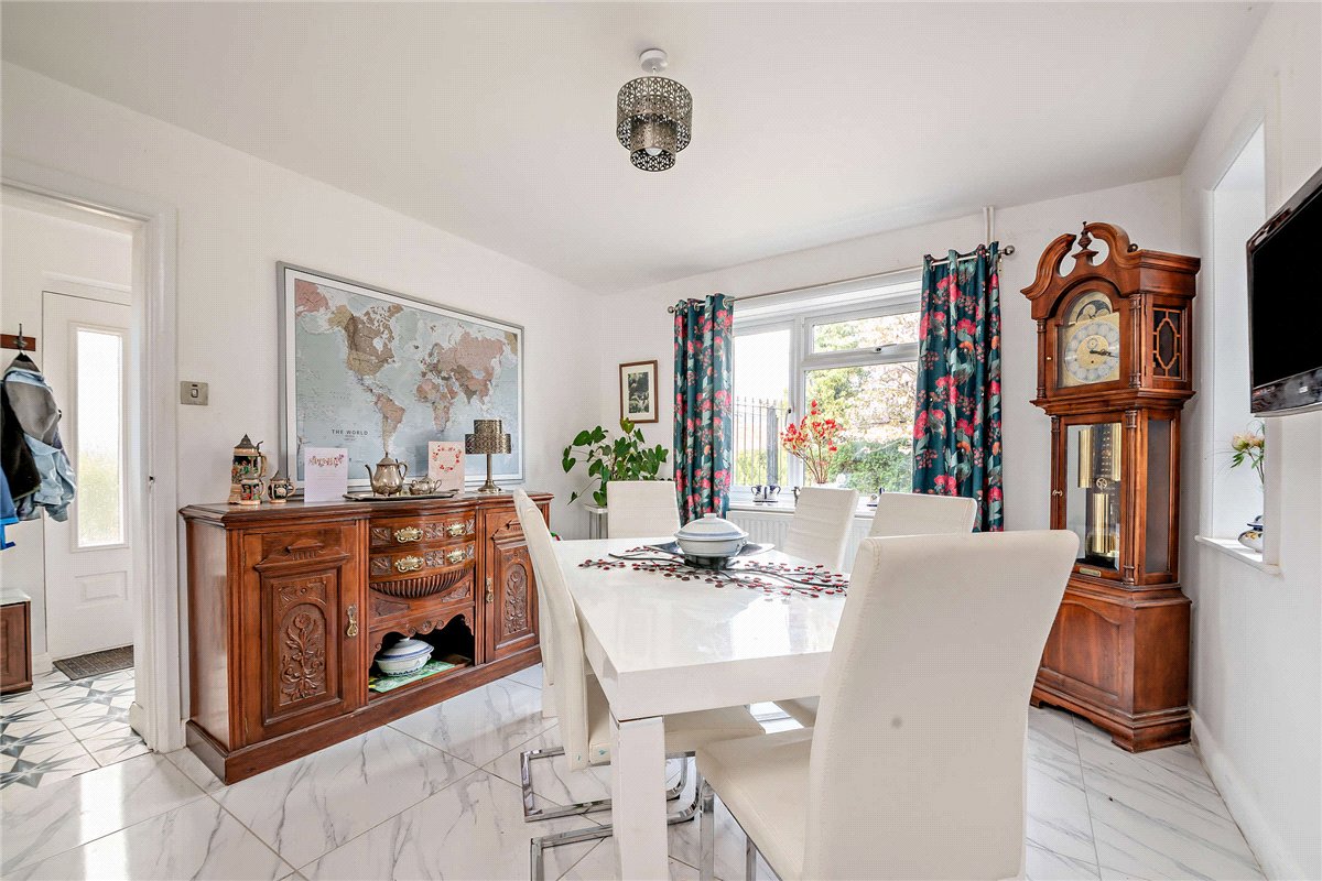 4 bedroom house, George Street, Kingsclere RG20 - Available