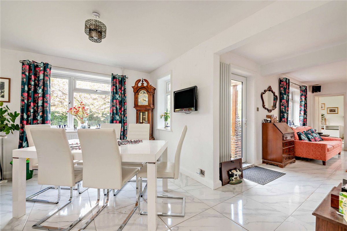 4 bedroom house, George Street, Kingsclere RG20 - Available