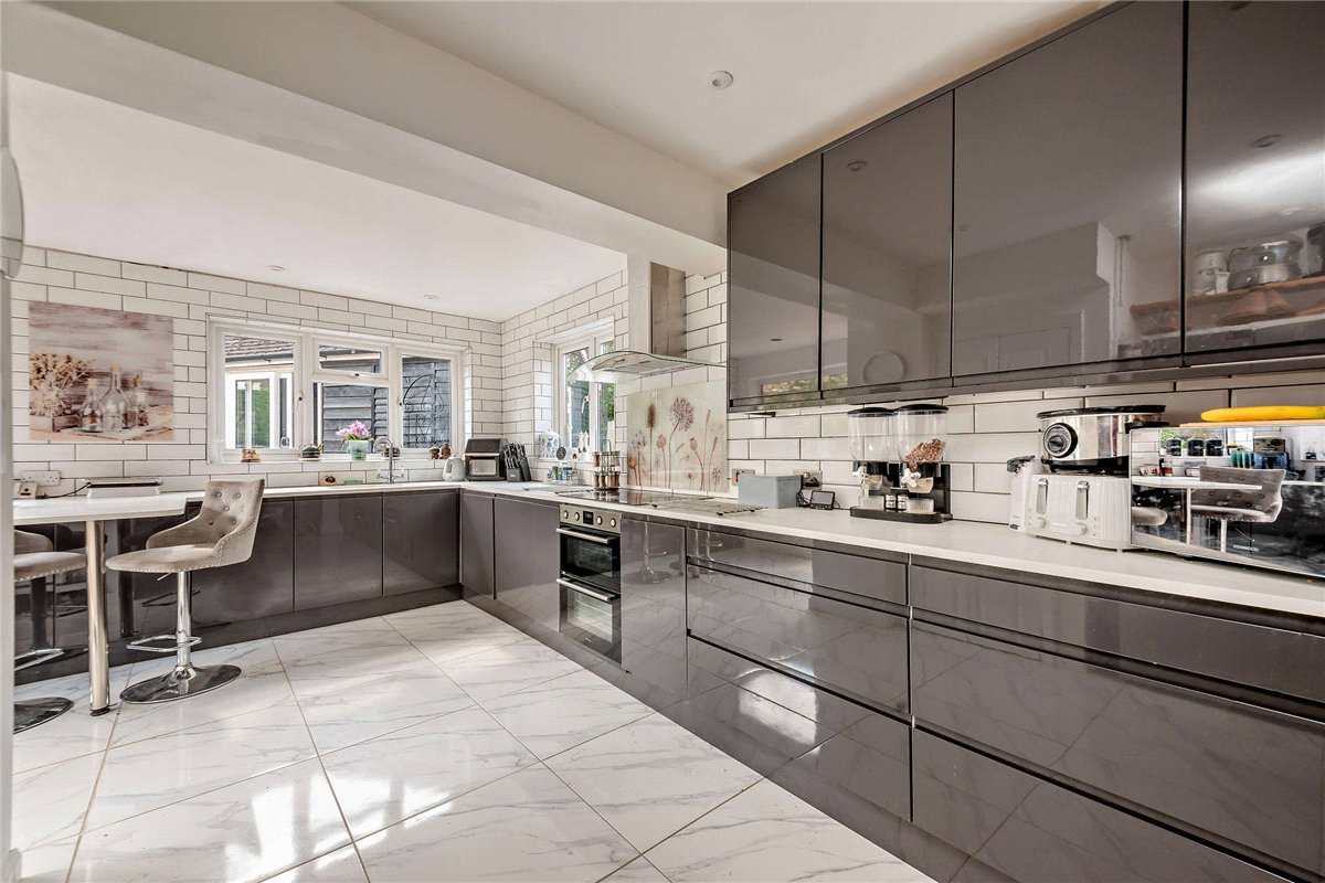 4 bedroom house, George Street, Kingsclere RG20 - Available