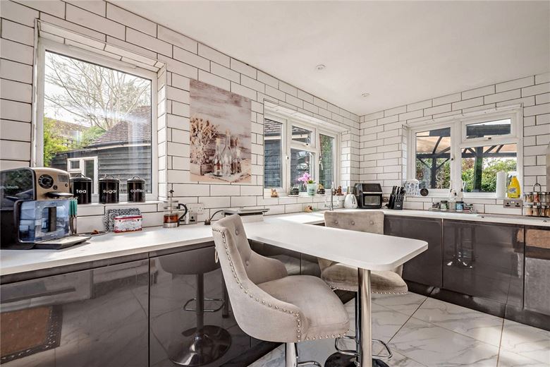 4 bedroom house, George Street, Kingsclere RG20 - Available