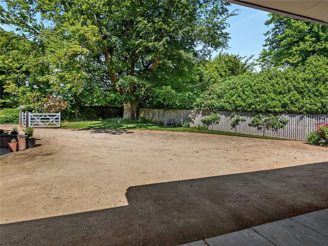 3 bedroom house, Fox's Lane, Kingsclere RG20 - Available