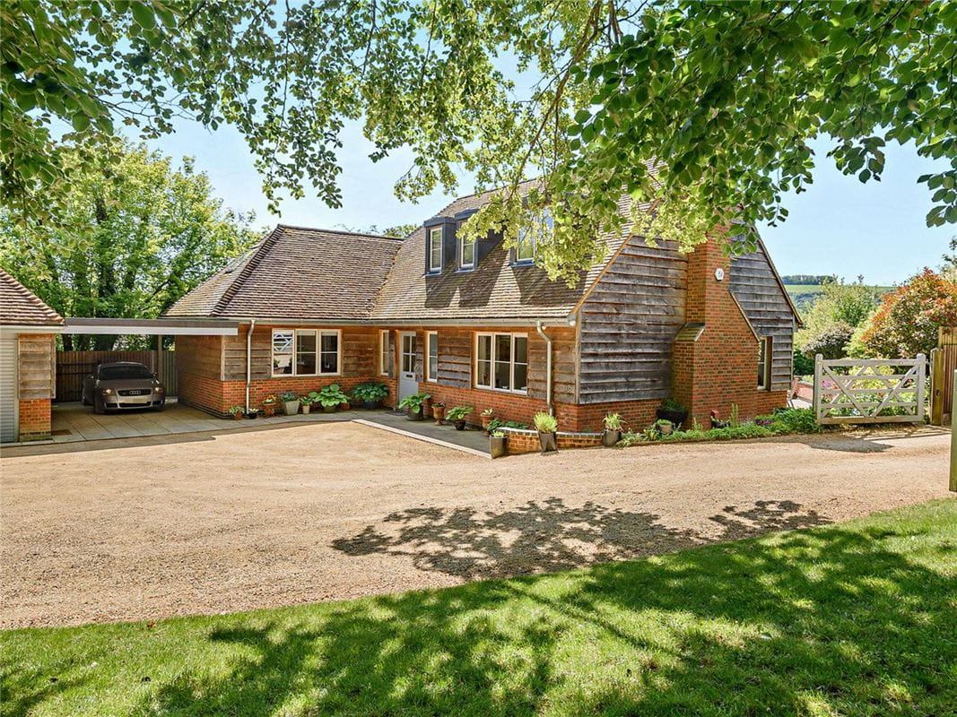3 bedroom house, Fox's Lane, Kingsclere RG20 - Available