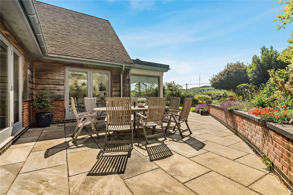 3 bedroom house, Fox's Lane, Kingsclere RG20 - Available