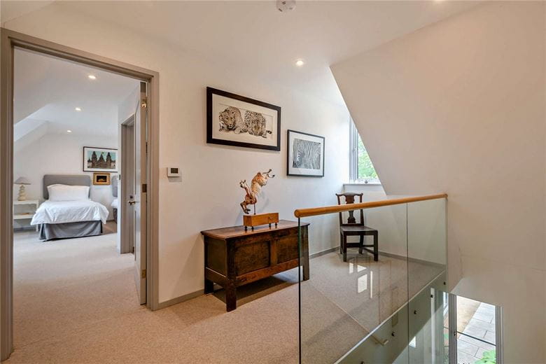 3 bedroom house, Fox's Lane, Kingsclere RG20 - Available