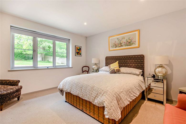 3 bedroom house, Fox's Lane, Kingsclere RG20 - Available