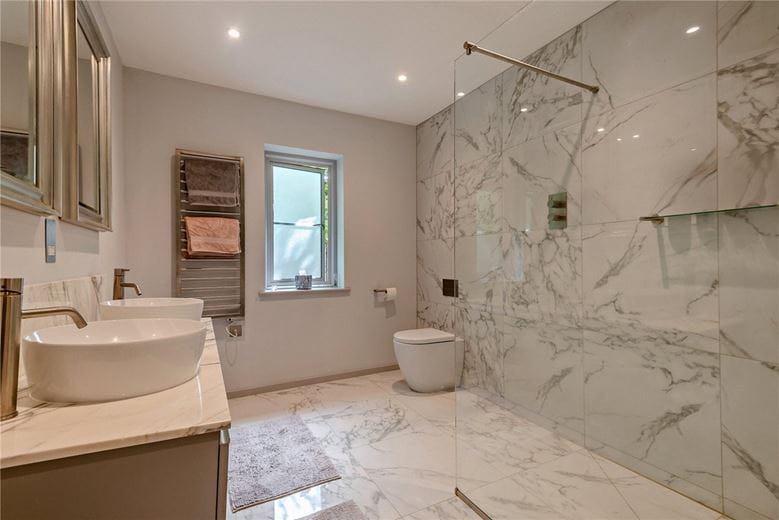 3 bedroom house, Fox's Lane, Kingsclere RG20 - Available