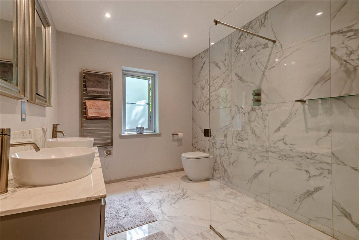 3 bedroom house, Fox's Lane, Kingsclere RG20 - Available