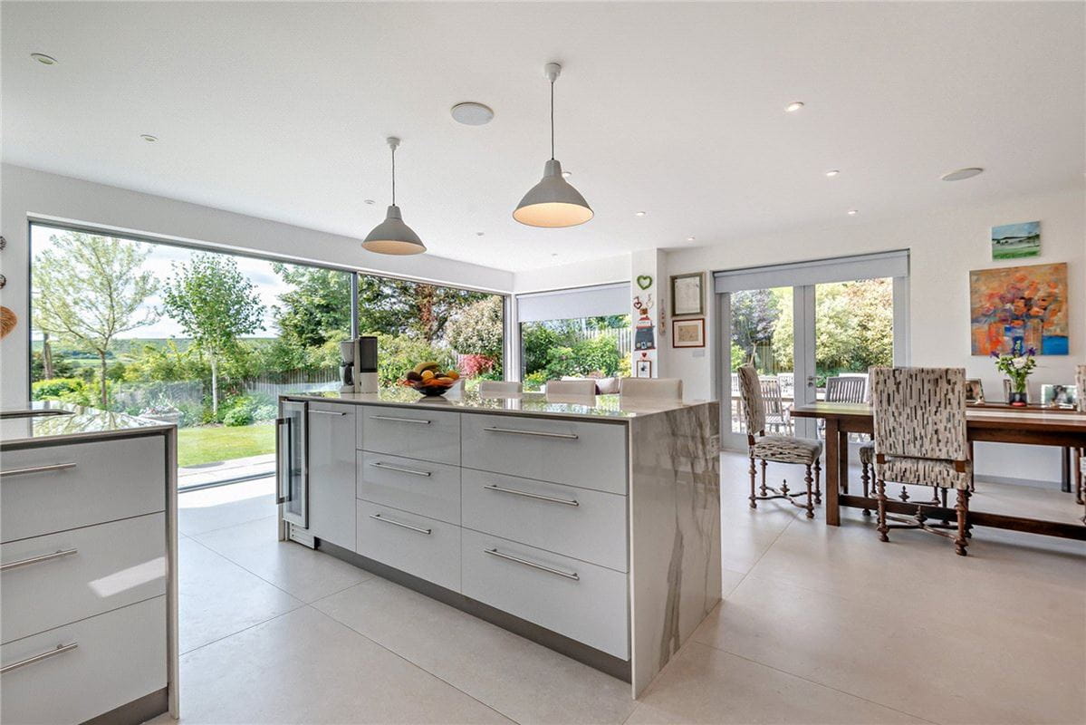 3 bedroom house, Fox's Lane, Kingsclere RG20 - Available