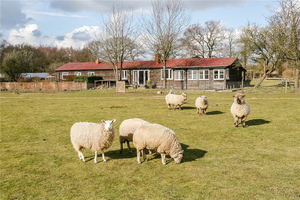 5 bedroom house, Oakley Wood, Benson OX10 - Available