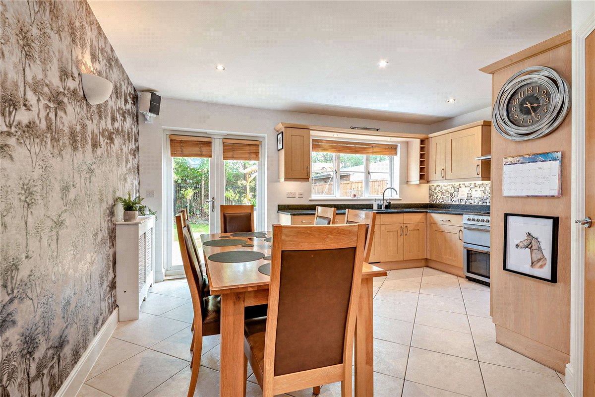4 bedroom house, Hermitage Green, Hermitage RG18 - Available