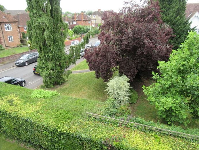 2 bedroom flat, Catherine Road, Newbury RG14
