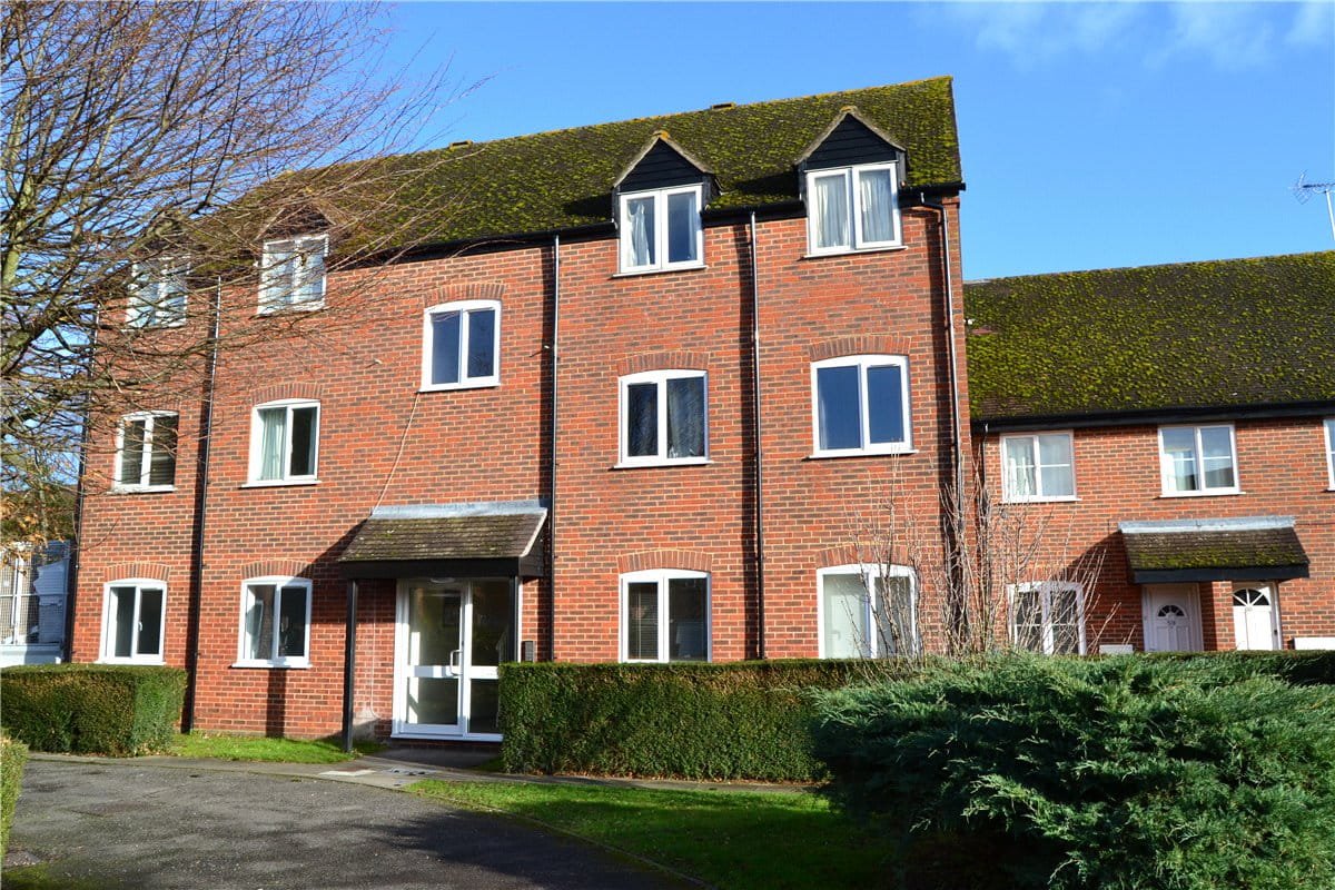 2 bedroom flat, Northcroft Park, Newbury RG14 - Let Agreed