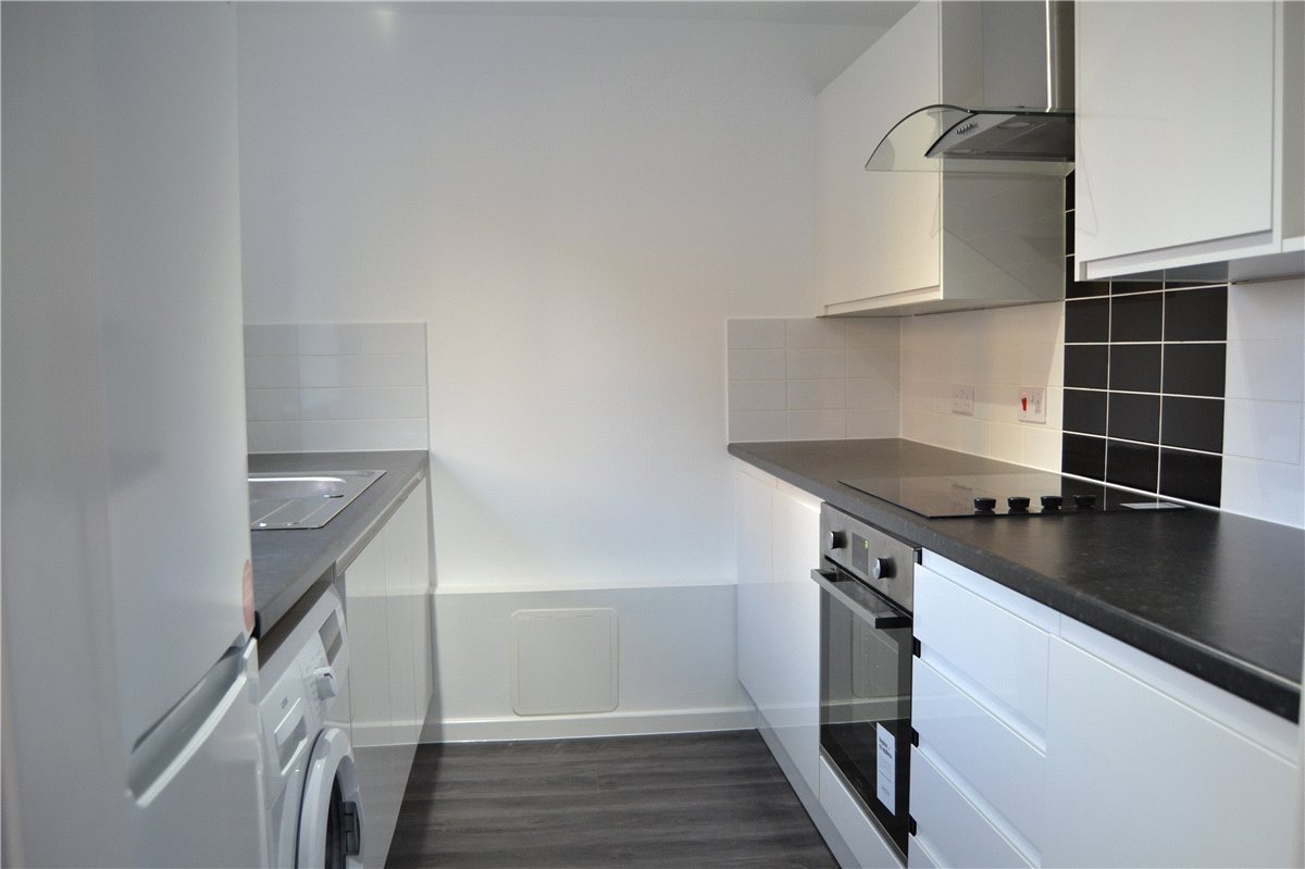 2 bedroom flat, Northcroft Park, Newbury RG14 - Let Agreed